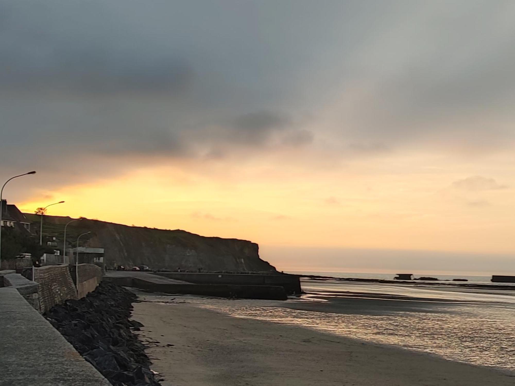 Le Cocon De Neptune Arromanches-les-Bains Exteriör bild